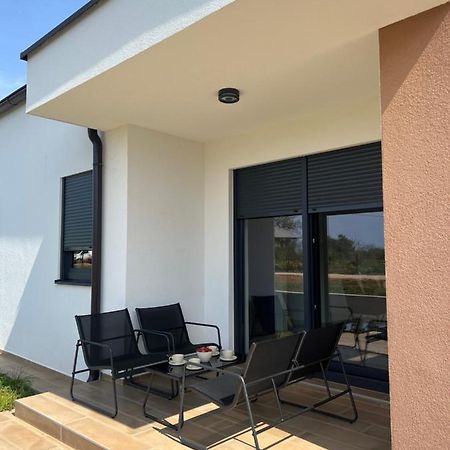 Modern Home Ula Brtonigla Exteriör bild