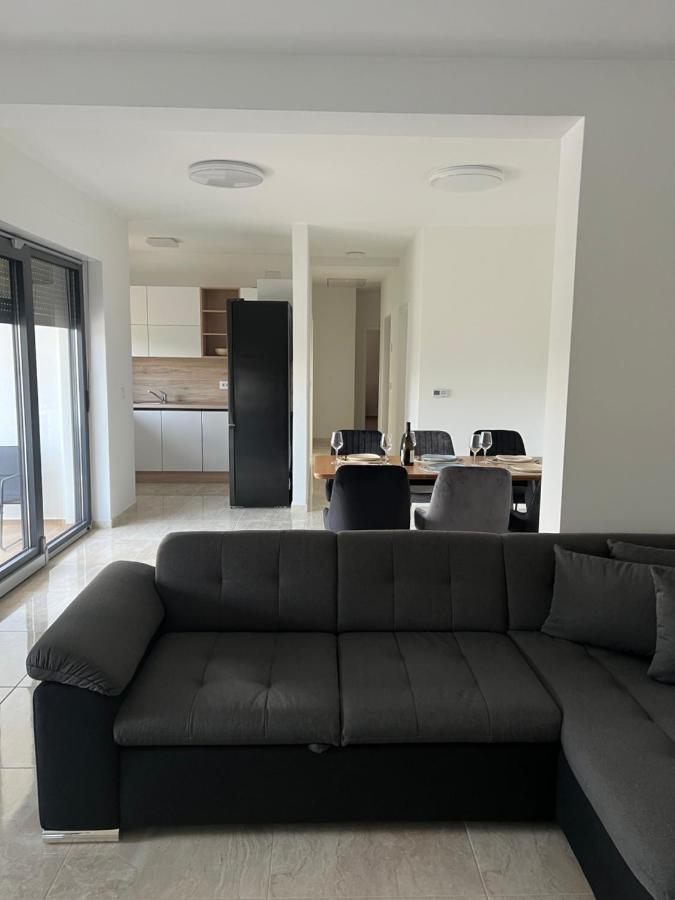 Modern Home Ula Brtonigla Exteriör bild