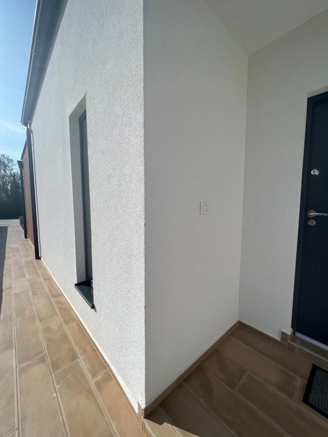 Modern Home Ula Brtonigla Exteriör bild